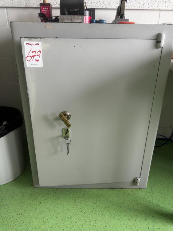 Tresor con chiave (Lotto 679) Ubicazione 5605 Dottikon