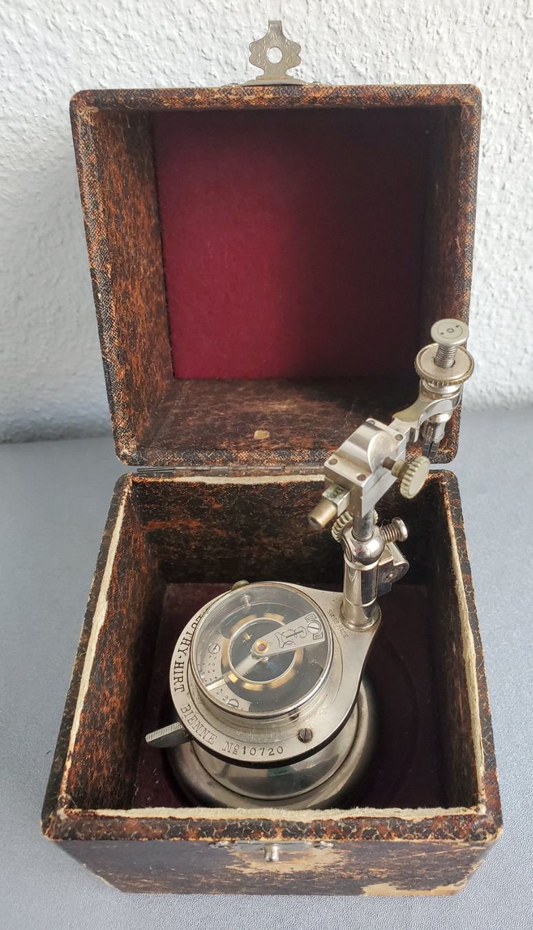 Un antico strumento per orologiai Luthy-Hirt, regolazione degli spirali - Image 1