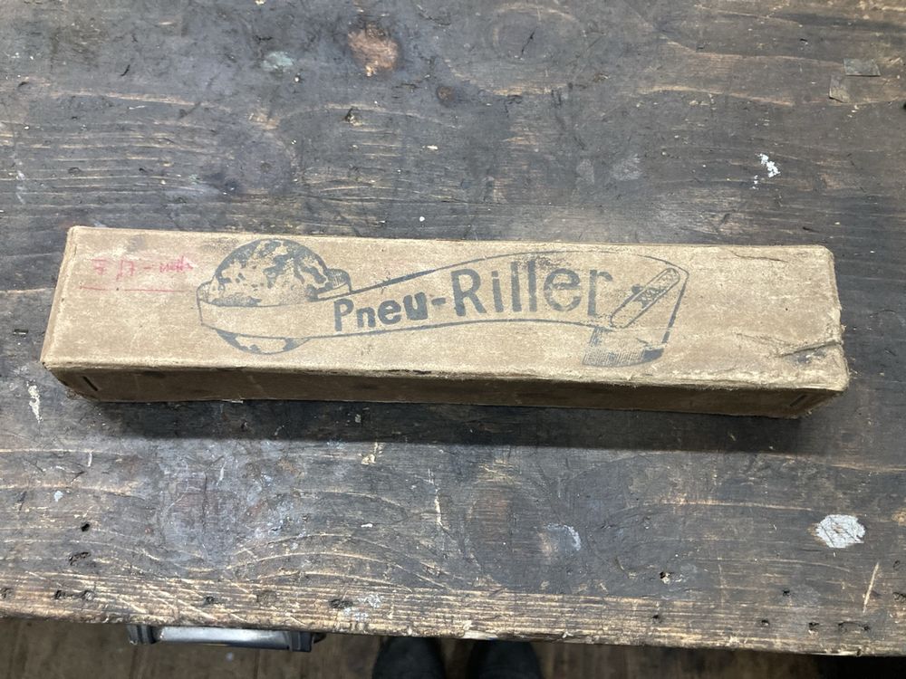 Antikes Zubehör zu Pneuriller