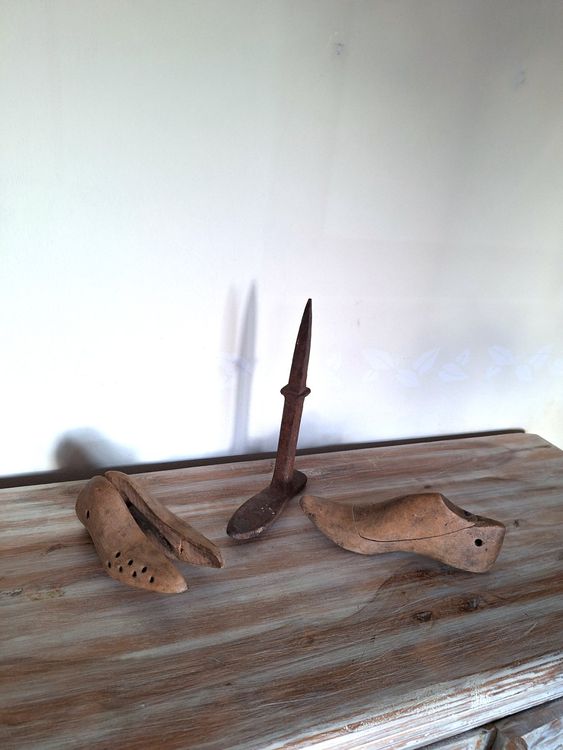 Set di formi per scarpe in ferro antico - Image 2