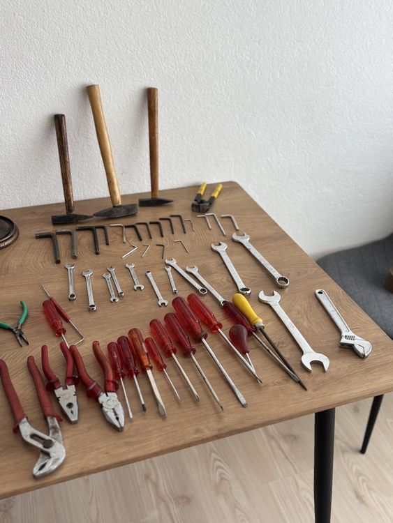 Assortimento di utensili: tutto per i fai-da-te e i professionisti!
