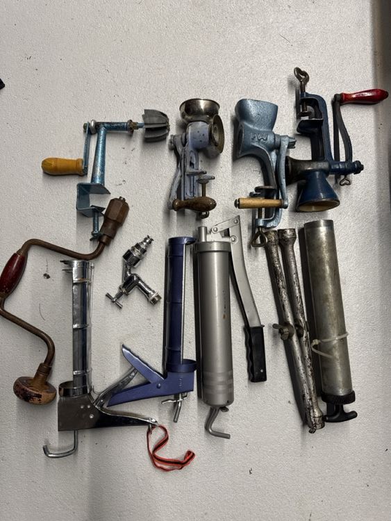 Diversi volumi di materiale da lavoro