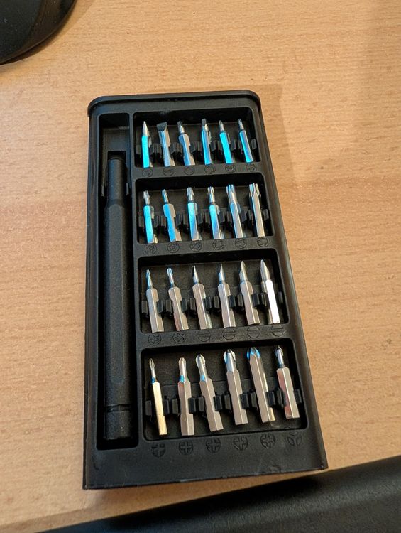 Set di cacciaviti di precisione 24 in 1