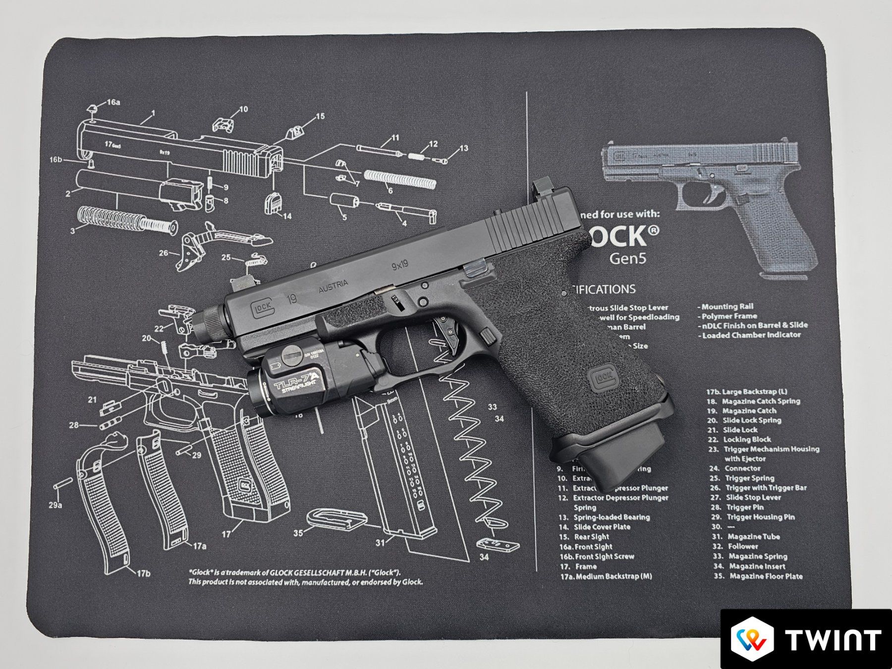 Pulisci e smonta la Glock G5 - Pistole - Pulisci la mattonella - Image 3