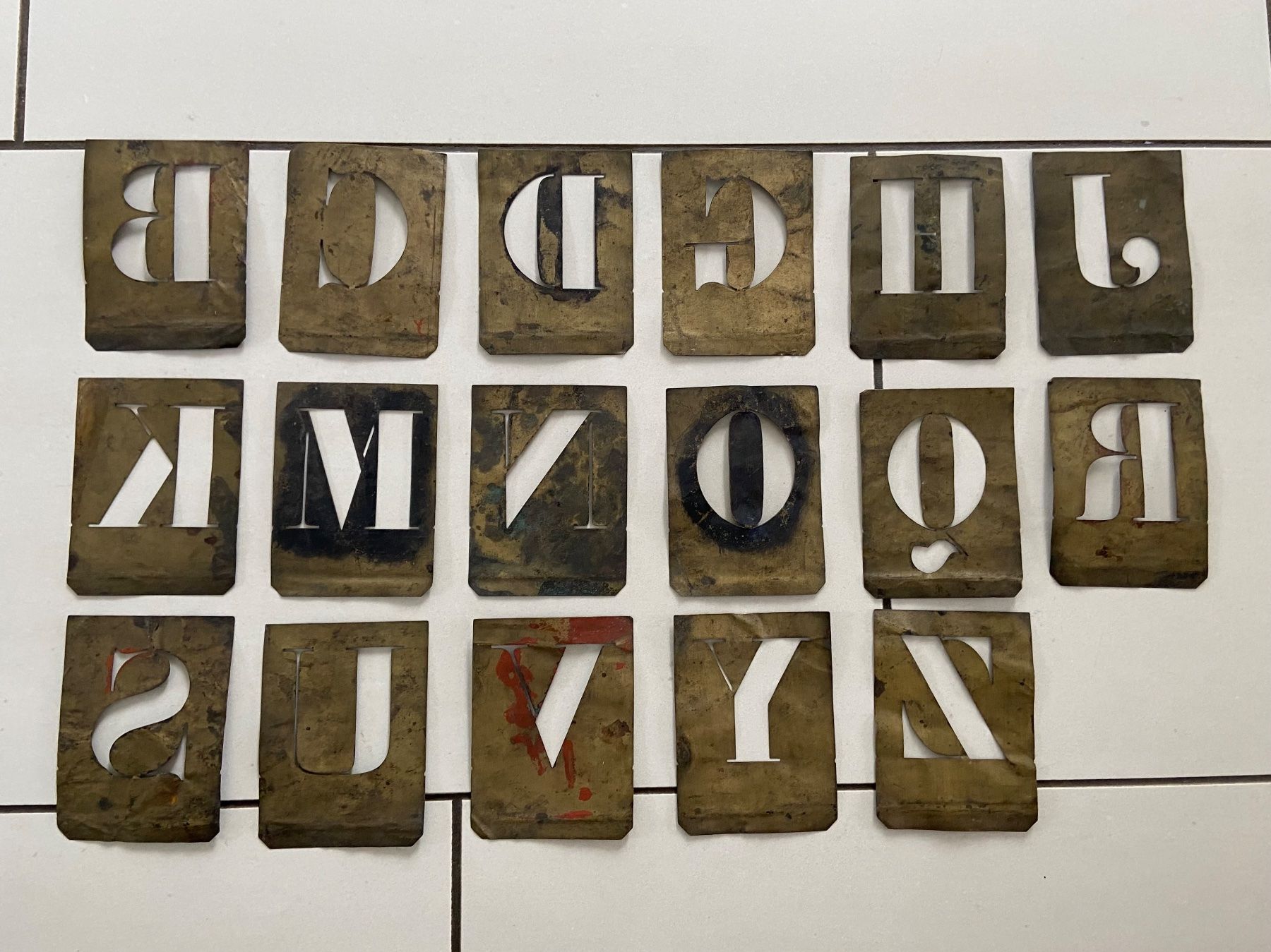17 antiche lettere in metallo - Image 3