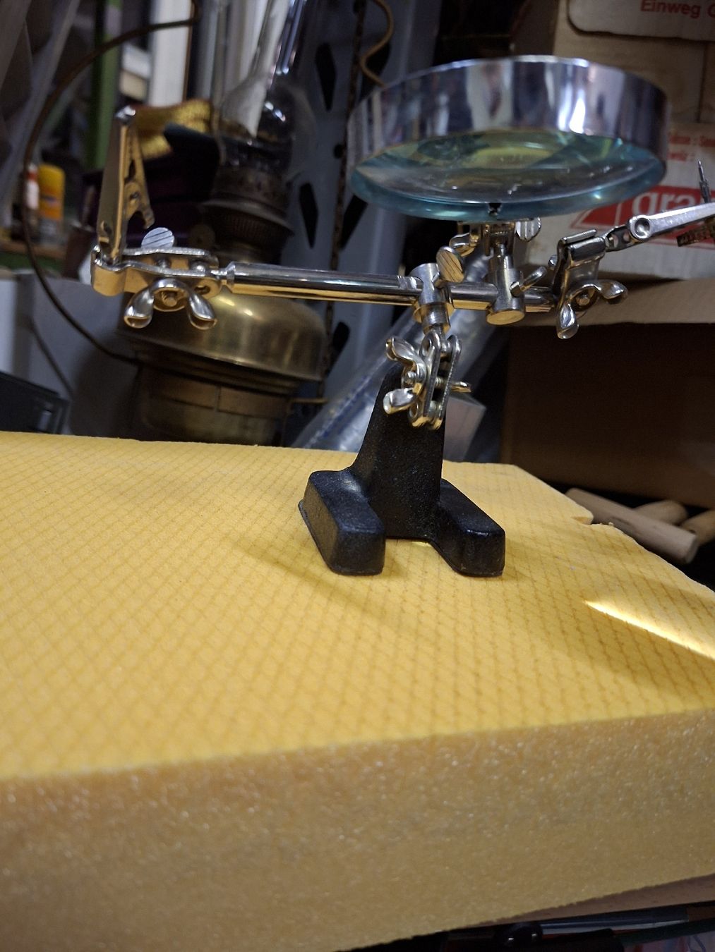 Aiuto per il bricolage con lente e pinze - Ideale per la costruzione di modelli! - Image 3