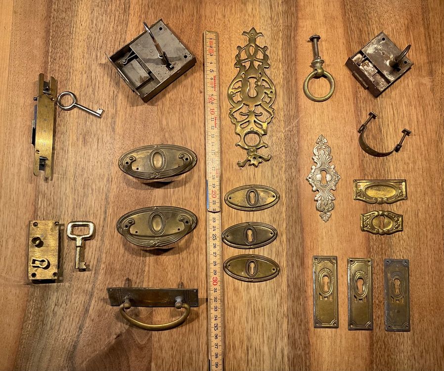 Accessori per mobili antichi per comode