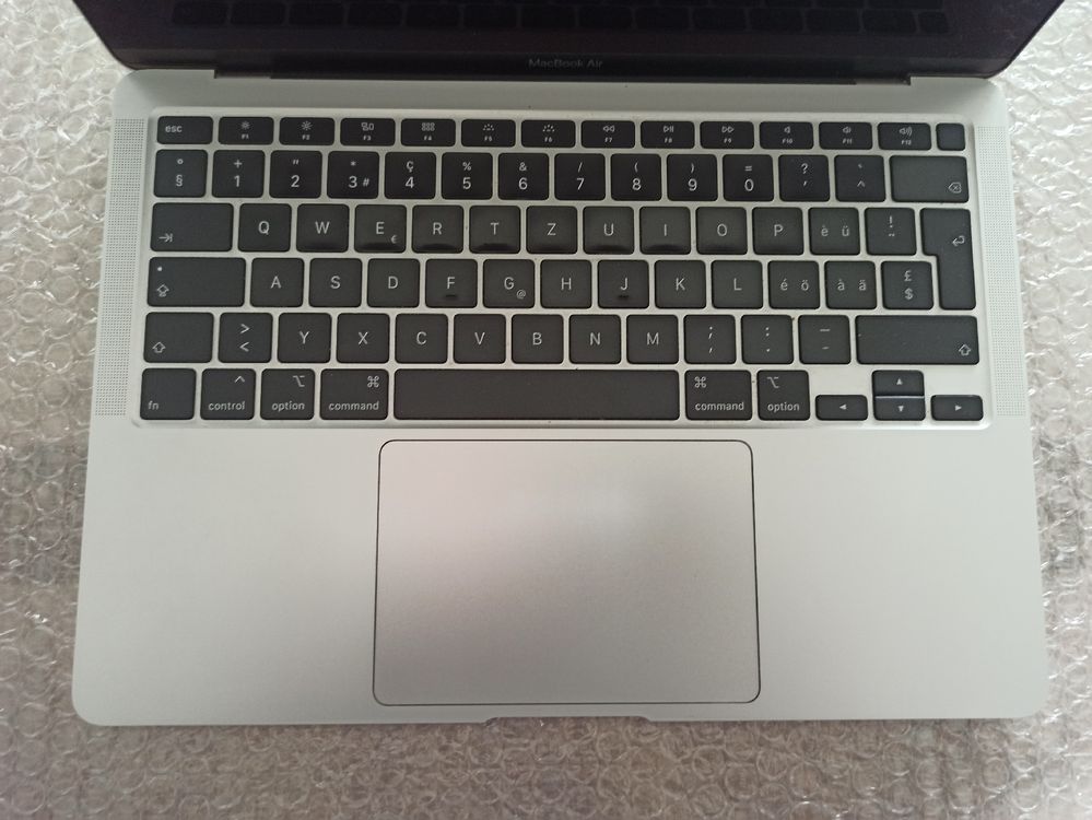 Apple MacBook Air A2179 - Image 2