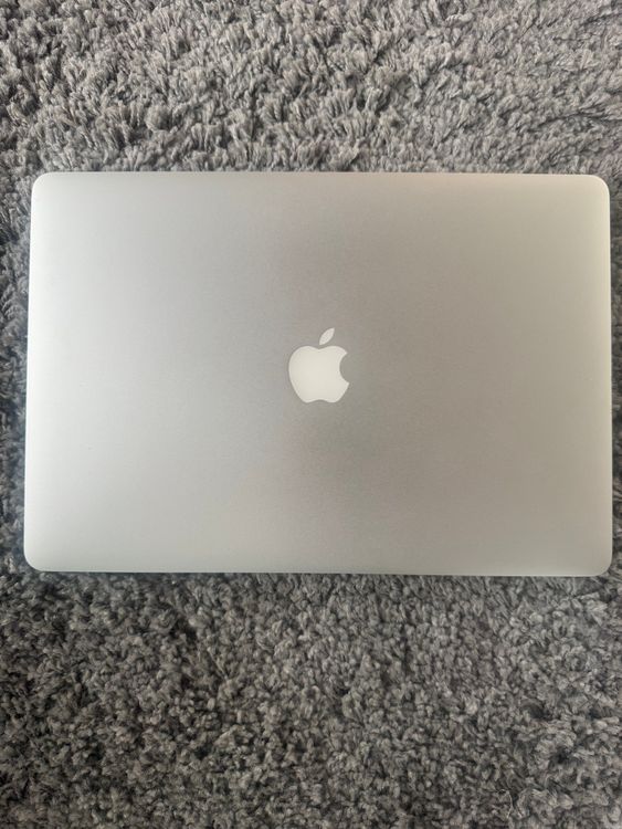 MacBook Pro (Retina,15-inch, Mid 2015) in very good condition