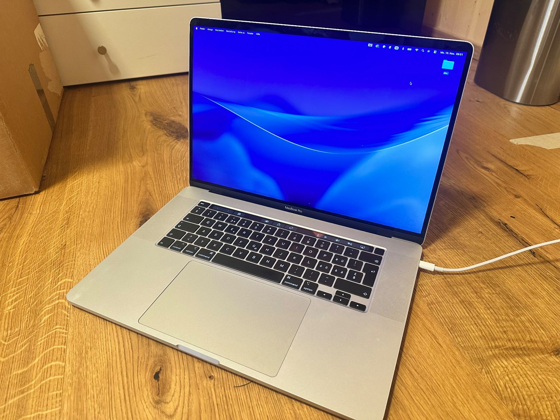 MacBook Pro da 16 pollici, Intel Core i9, 16 GB, 1 TB, 2019 - Image 1