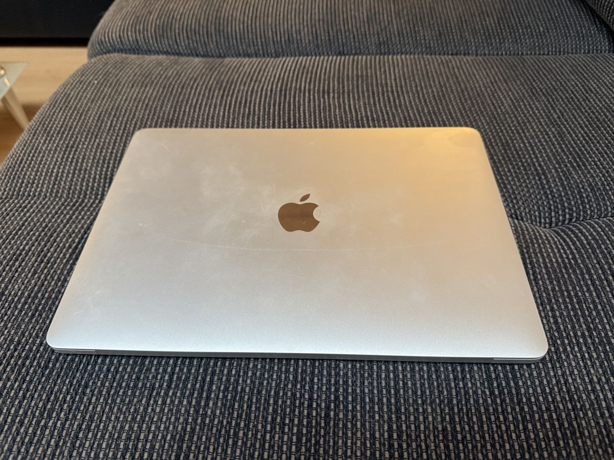 MacBook Pro 13" - Image 1