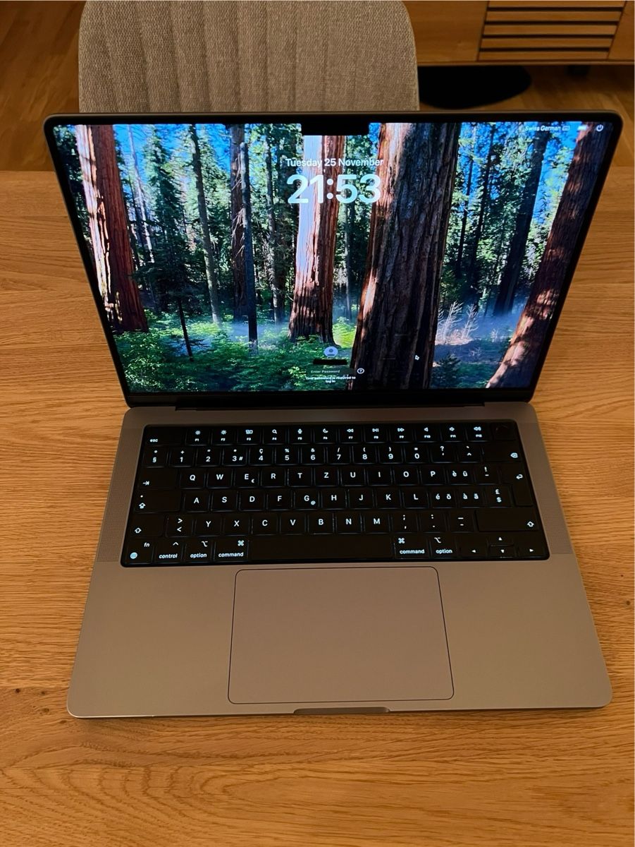 Apple MacBook Pro 2021 14" M1 Pro 16 GB - Image 1