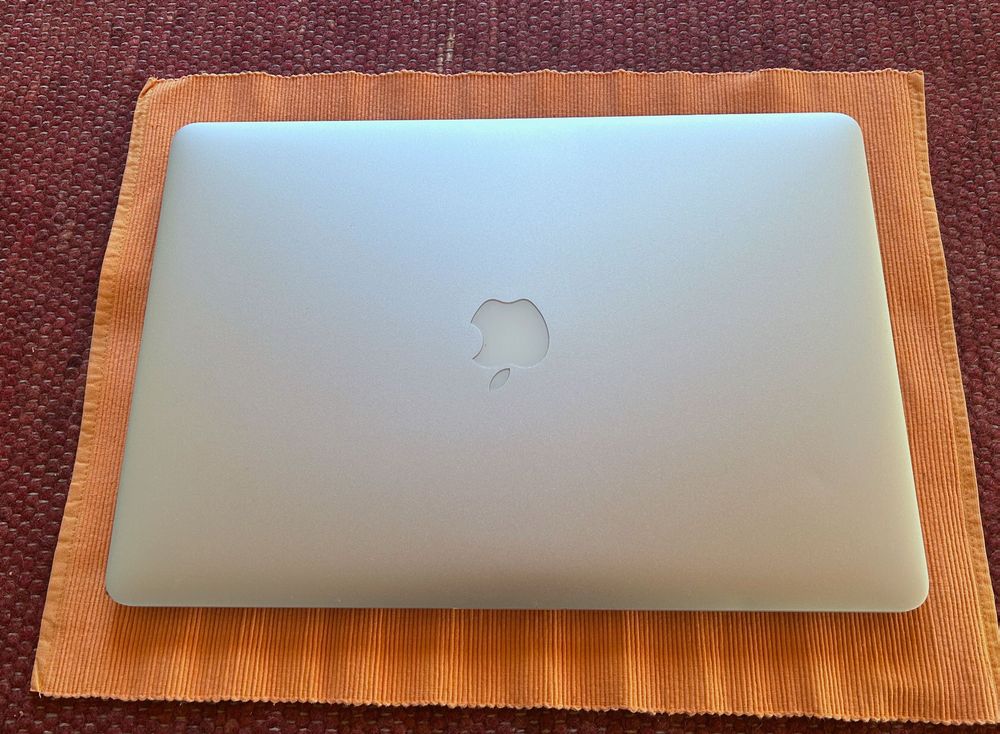 MacBook Pro 15.4 Zoll Retina Display 16GB RAM 1TB SSD - Image 2