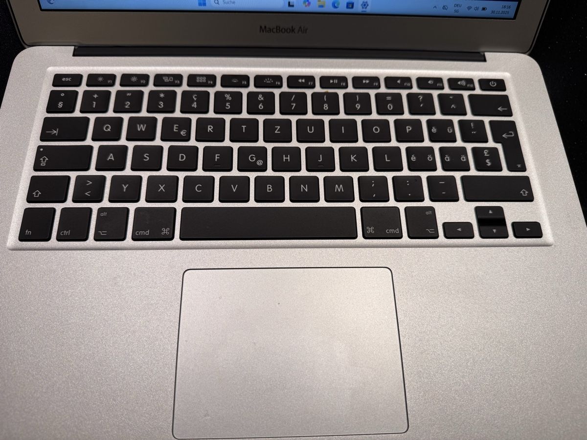 Apple MacBook Air con Windows 11 Bootcamp - Image 3