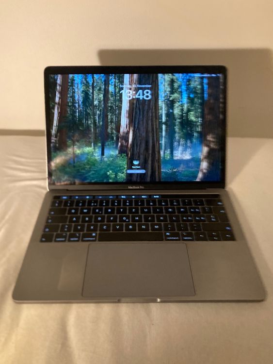 MacBook Pro 13", 2018, i5 Quad-Core, 8 GB di RAM, 250 GB di spazio di archiviazione