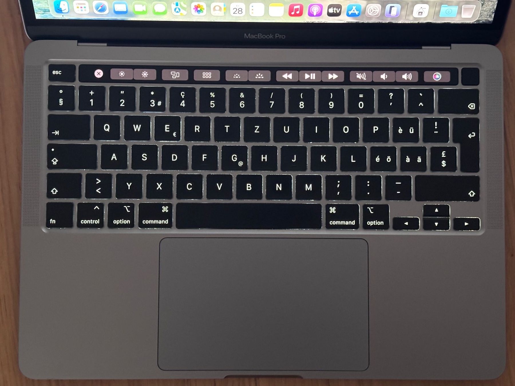 Apple MacBook Pro 2020 - Image 3