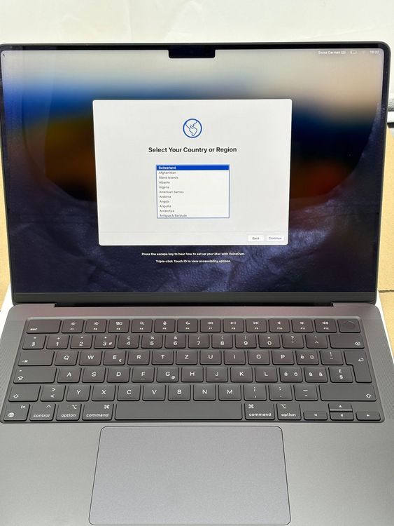MacBook Pro 14" (Late 2023), Apple M3 Pro (12C/18C) - Image 2