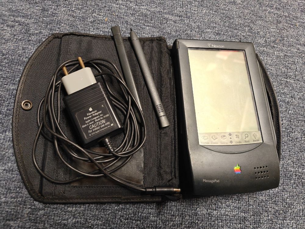 Apple Newton MessagePad 100 con accessori, rarità!