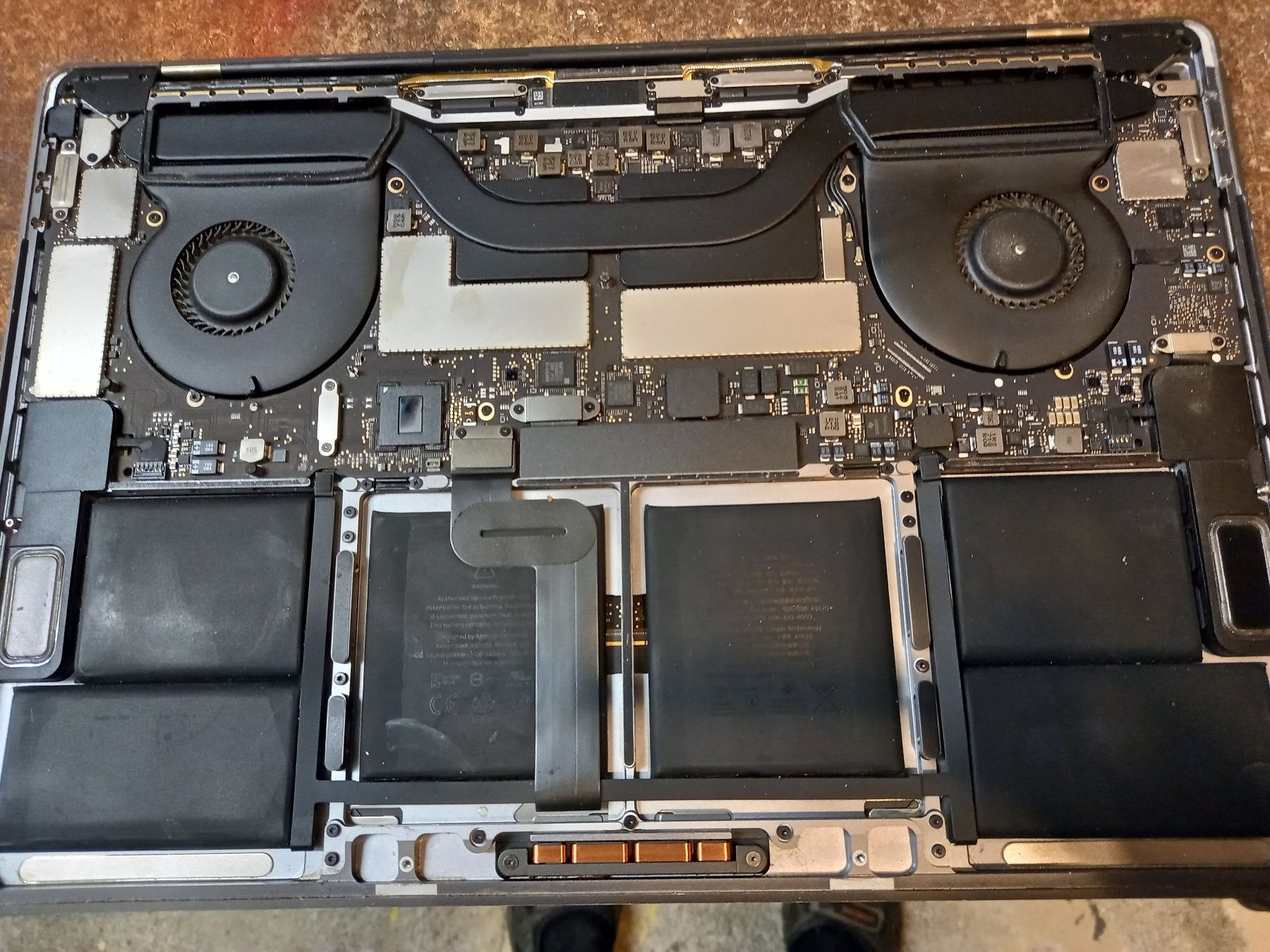 MacBook Pro 15" A1707 2017 - Image 3