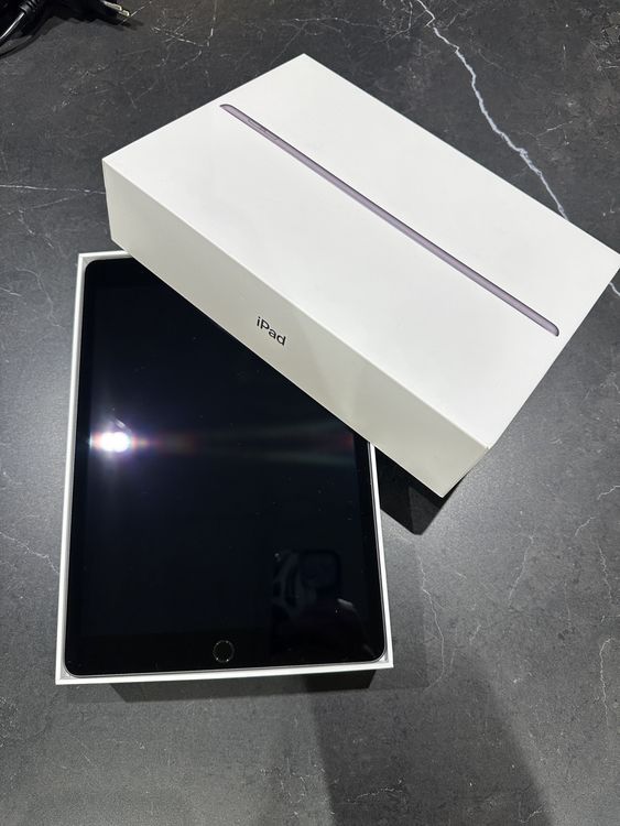 iPad 7. Generation - 32 GB - Space Grey - WiFi - Image 2