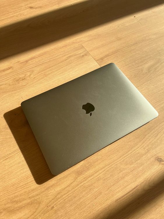MacBook Air M1, 2020, 8 GB di RAM, 256 GB SSD - Image 2