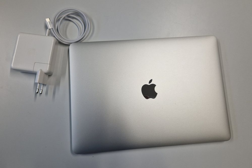 MacBook Pro 2022 13" - Image 2