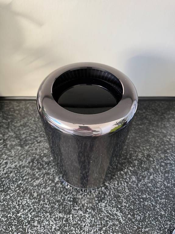 Mac Pro 2013 « Trash Can » 6 C?urs / Dual FirePro D500 / 16 - Image 3