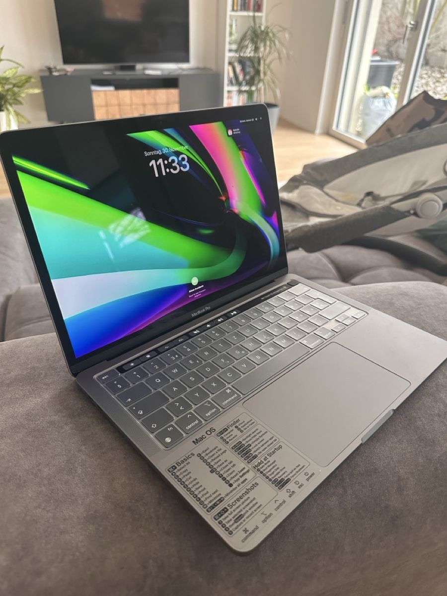 MacBook Pro 2020 13" M1 16GB RAM **NEU** - Image 1