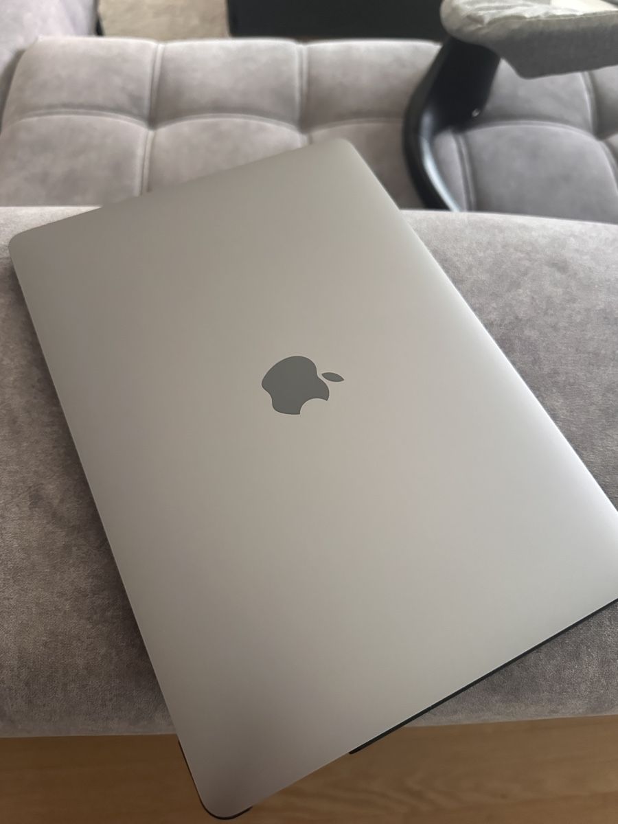 MacBook Pro 2020 13" M1 16GB RAM **NEU** - Image 3