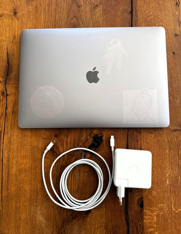Apple MacBook Pro 15" _ Core i7 _ 16RAM _ 512SSD _ Radeon 4GB - Image 2