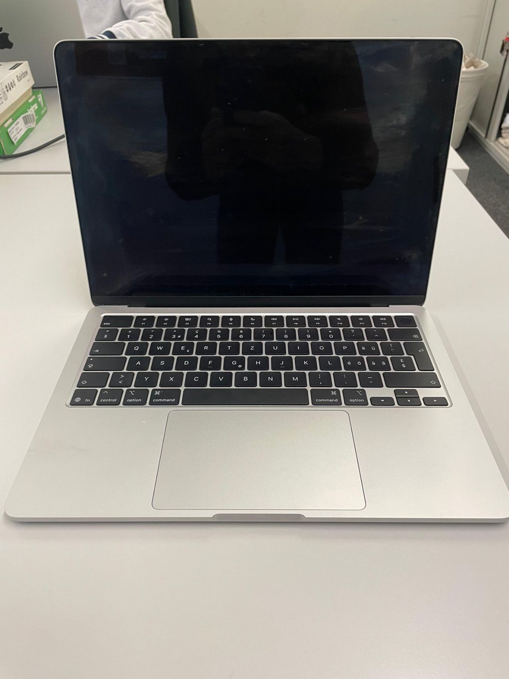Apple MacBook Air – 2025 - 13.60", 256 GB, 16 GB, M4 argento - Image 3
