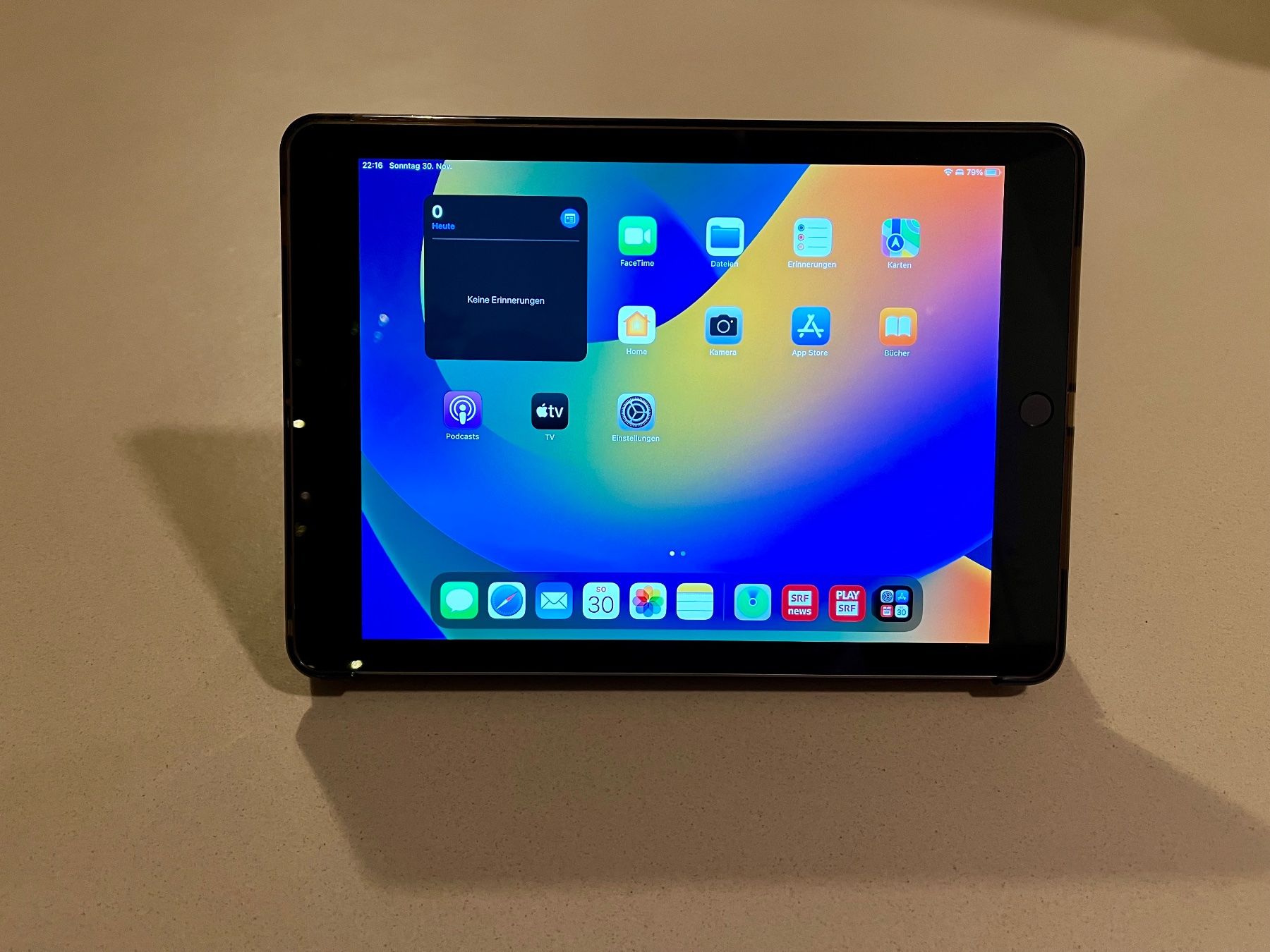 iPad 32GB (5. Generazione) con custodia (ProCase) - Image 1