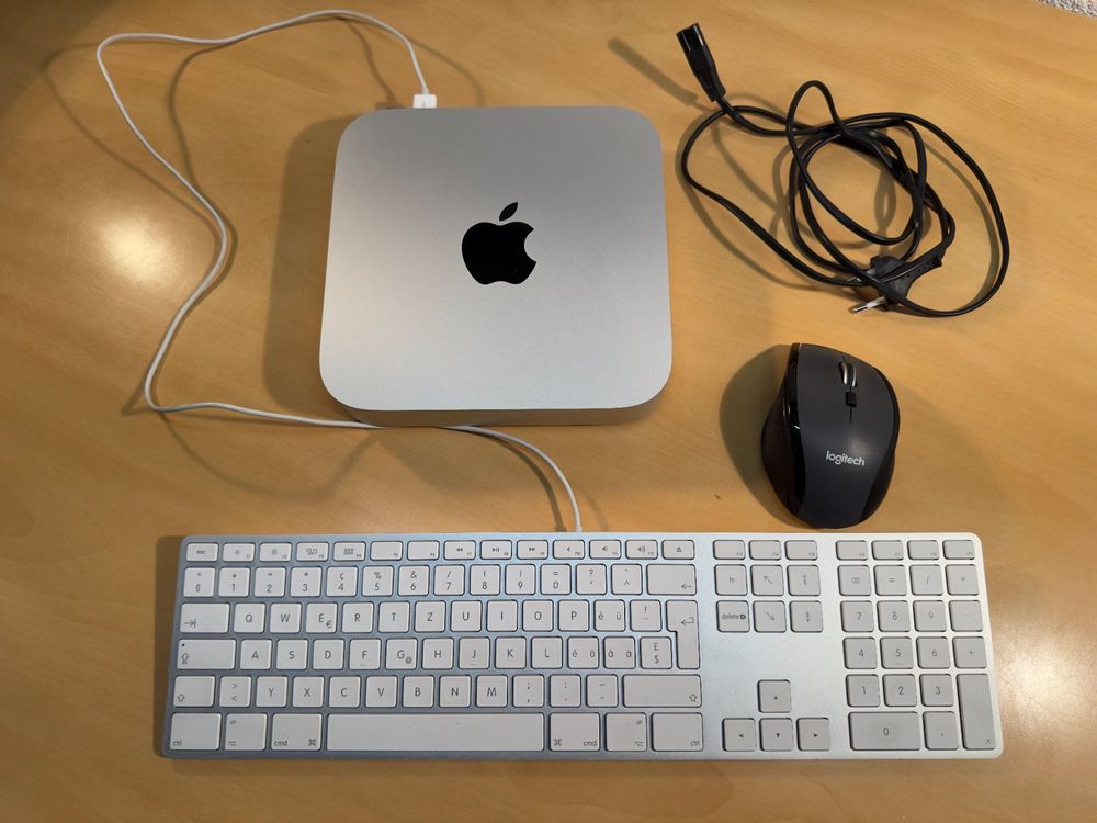 Mac Mini M1 con mouse e tastiera Apple