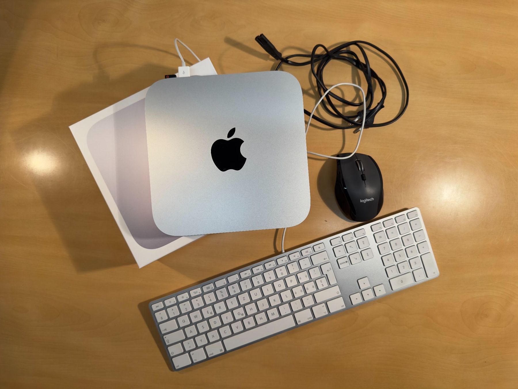 Mac Mini M1 con mouse e tastiera Apple - Image 3