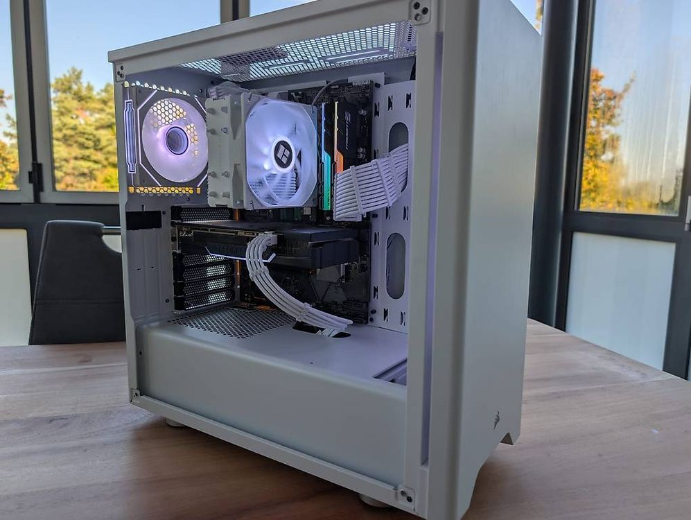 Elegante PC da gioco bianco | RTX 2060 Super | Ryzen 5 5600X