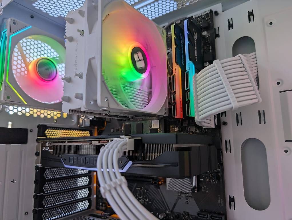 Elegante PC da gioco bianco | RTX 2060 Super | Ryzen 5 5600X - Image 3