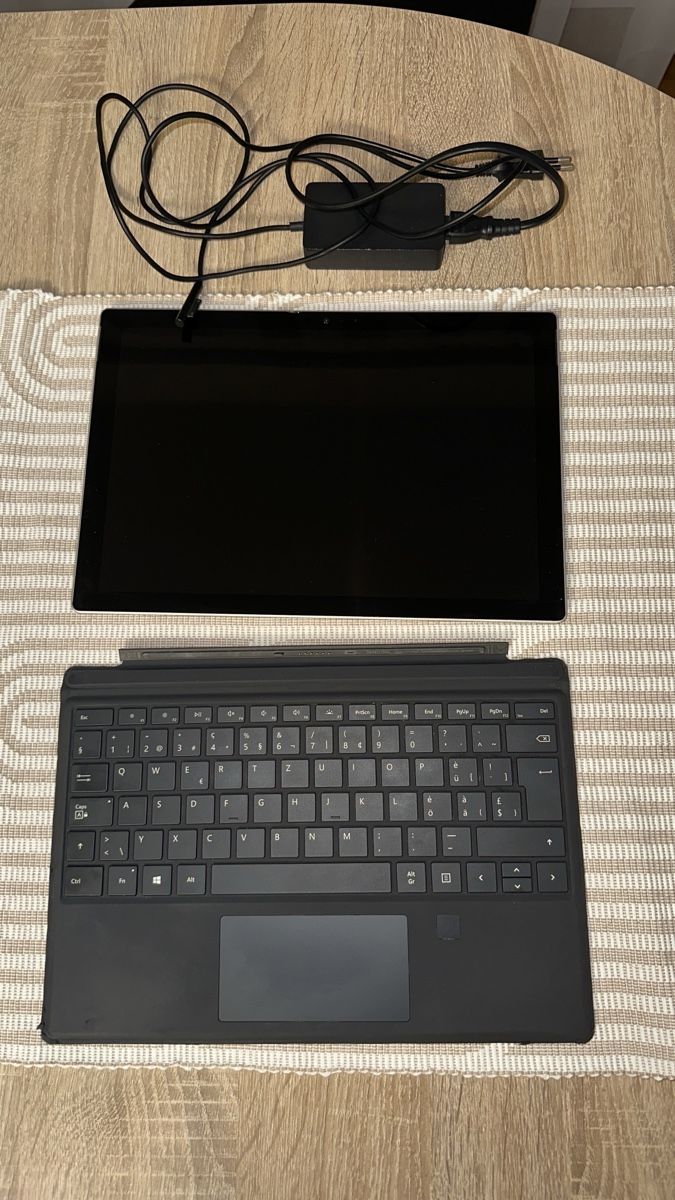 Microsoft Surface 5 Pro i5 / 8GB RAM / 256gb - Image 1
