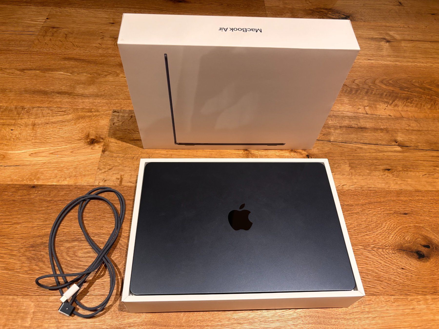 MacBook Air M2 2022 blu notte - Image 1