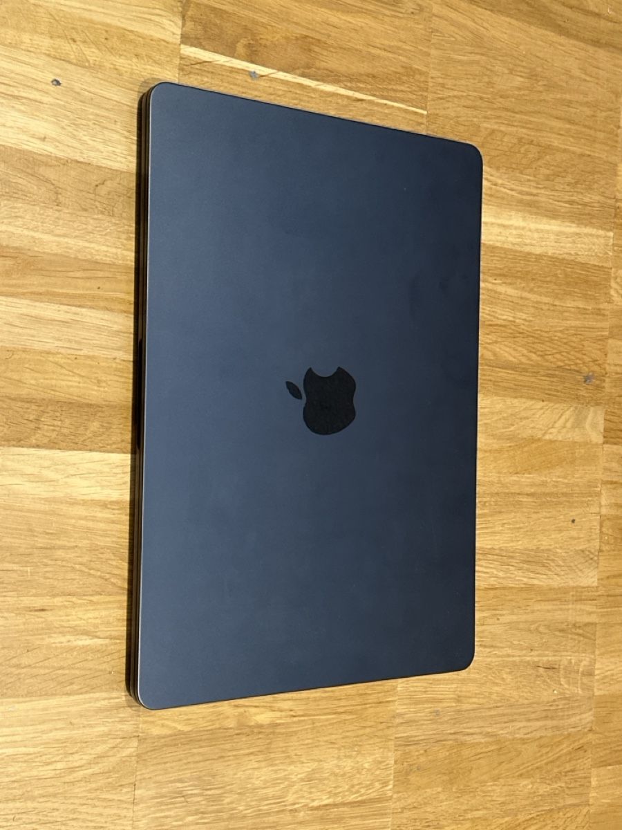 Apple MacBook Air M2, 2022 - Image 1