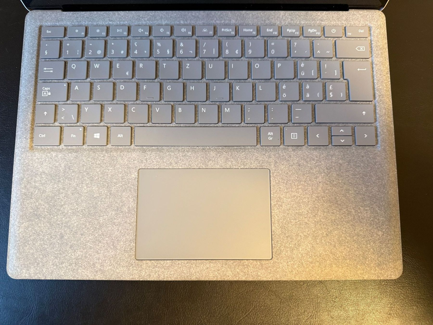 Microsoft Surface Laptop - Image 3