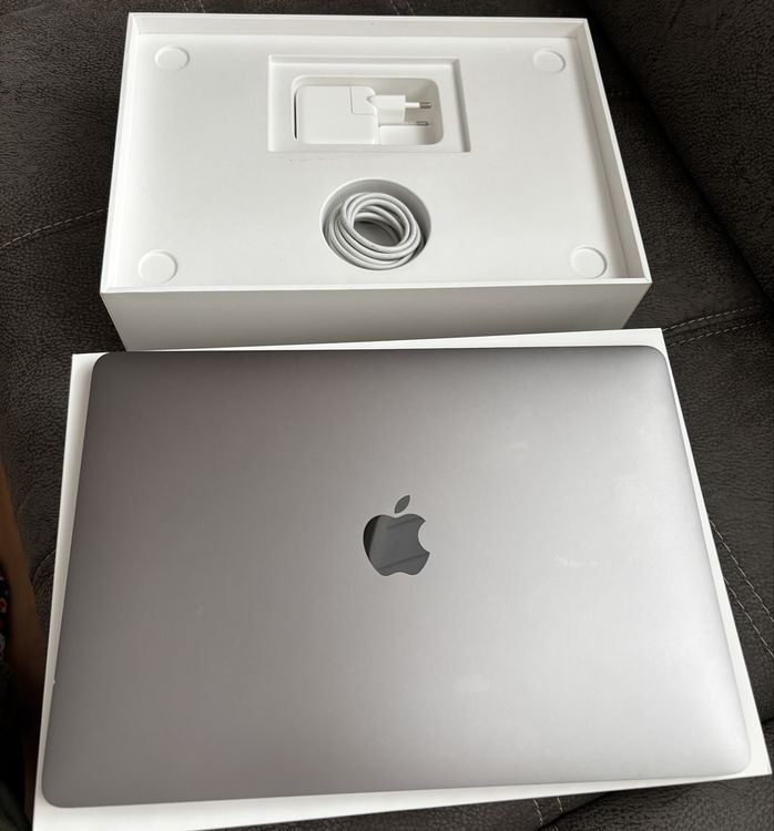MacBook Air 13", 256 GB SSD,, meno di 170.- CHF