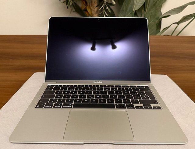 MacBook Air M1 13" - CPU 8C - GPU 8C - 16GB/1TB