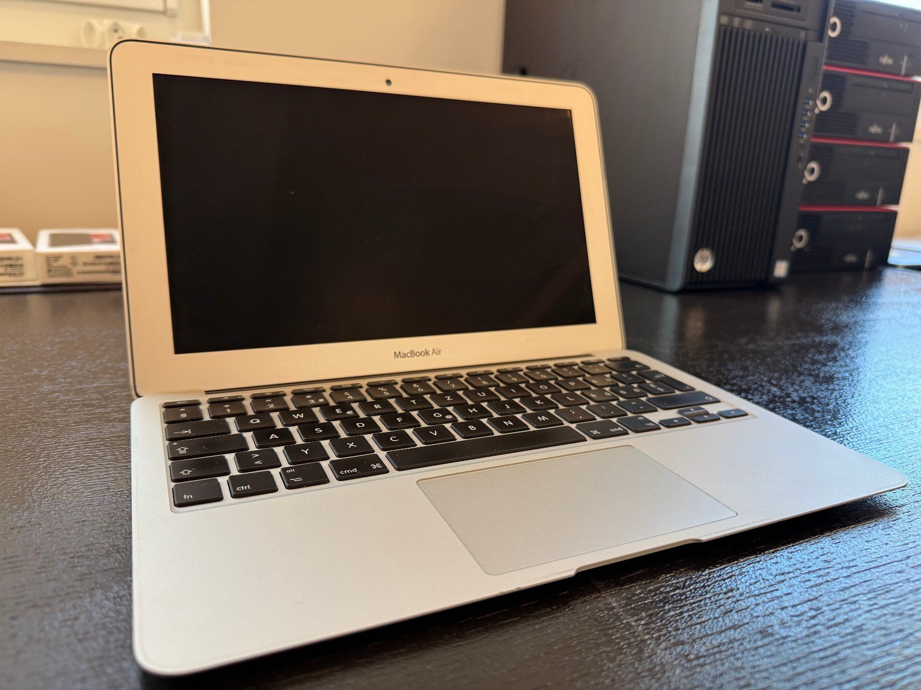 MacBook Air - Image 1