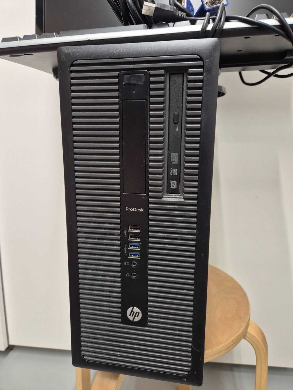 HP Prodesk 600 G1 Tower con Win11PRO e SSD + Display - Image 3