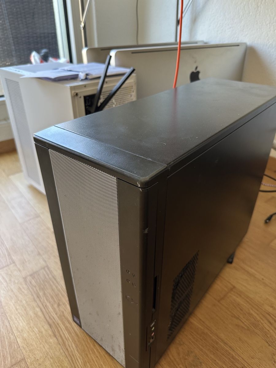 PC da gioco | AMD Ryzen 5 3600 | 32GB RAM | RX 570 | 2TB HDD + - Image 1