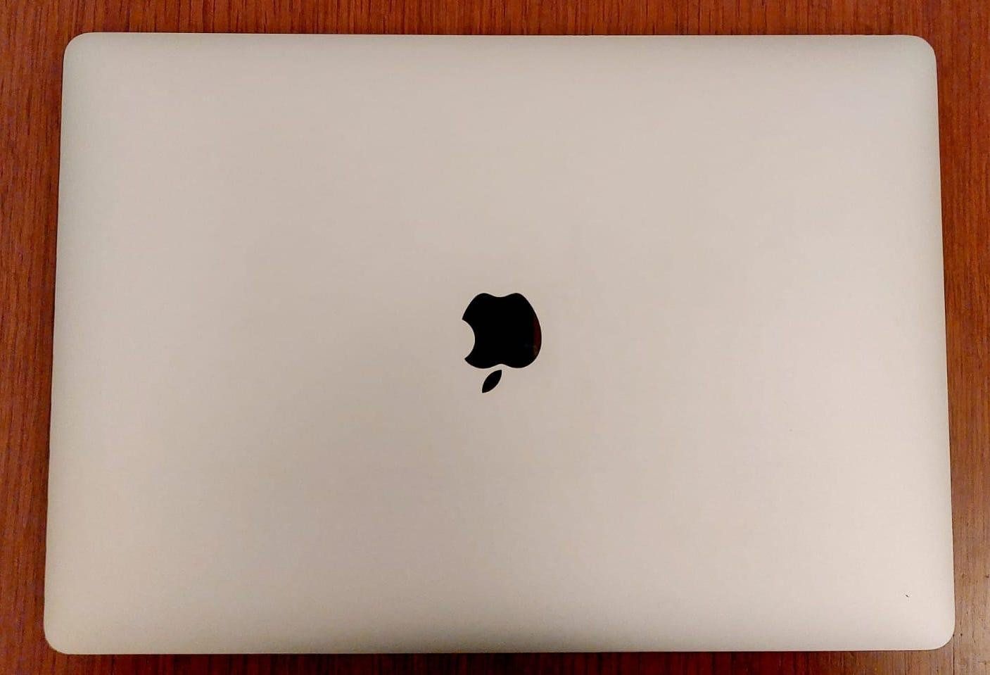 Apple MacBook Pro 15" - Image 1