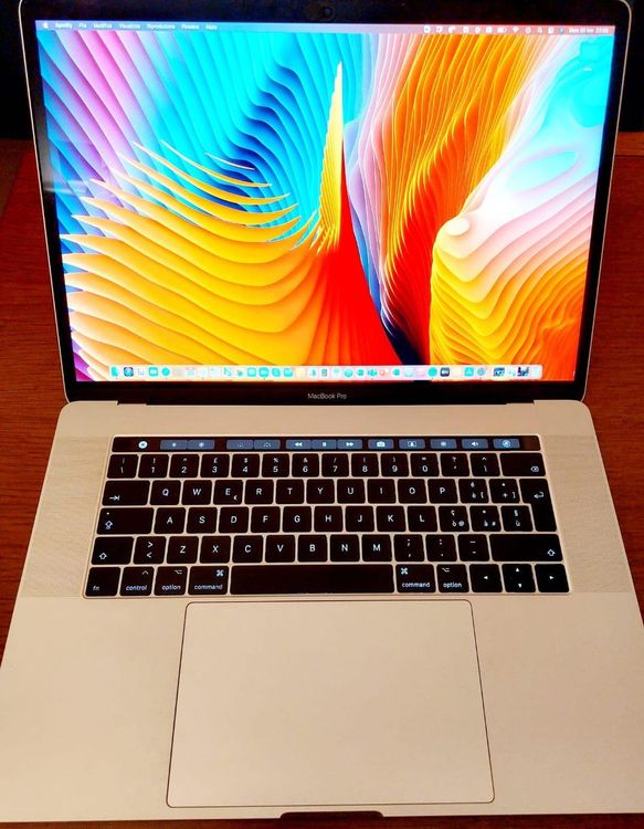 Apple MacBook Pro 15" - Image 2