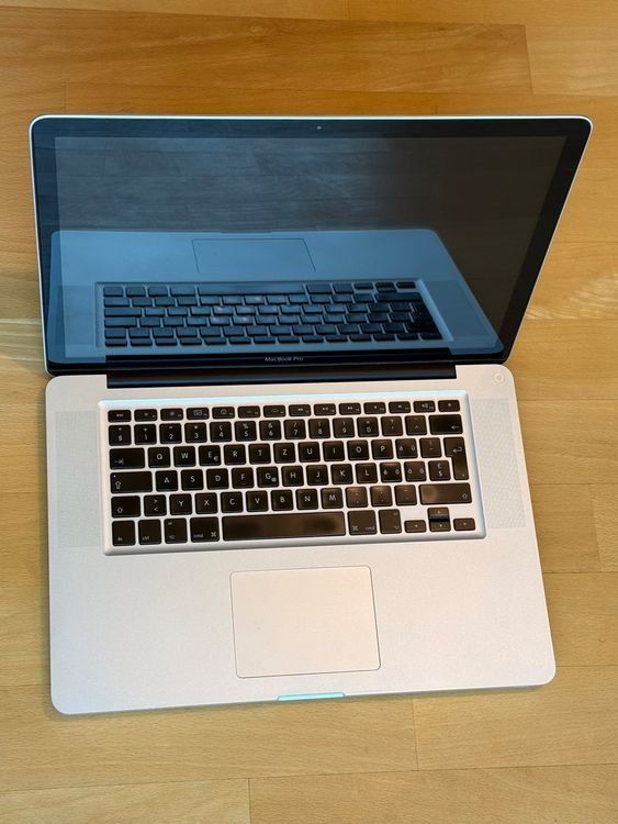 Apple MacBook Pro 15" - modello metà 2009 - Image 1