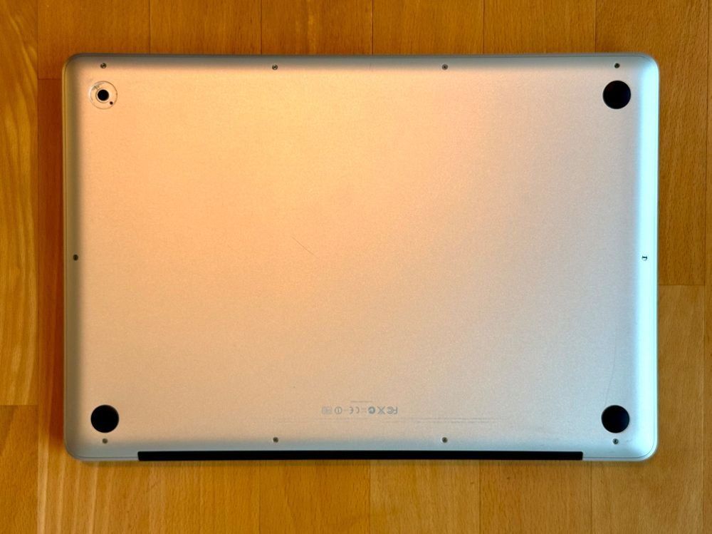 Apple MacBook Pro 15" - modello metà 2009 - Image 2