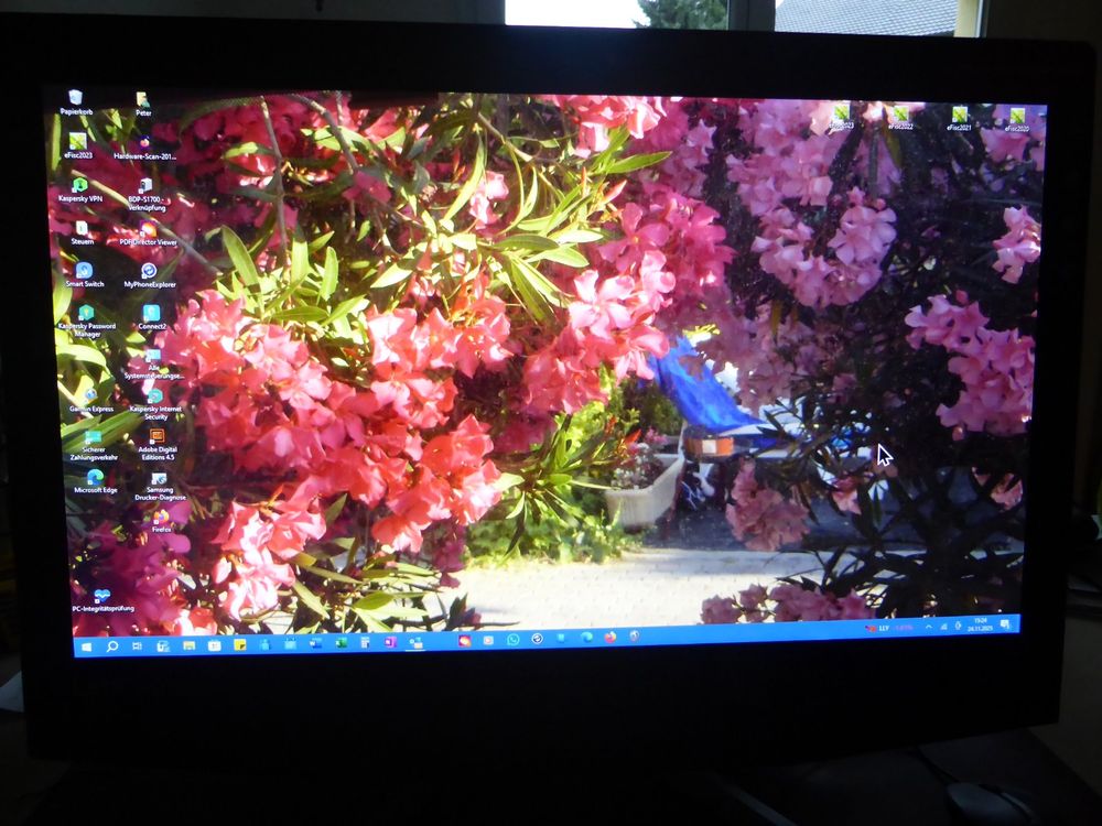 Lenovo Desktop IdeaCentre, 24 pollici, Schermo touchscreen